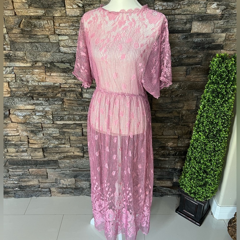 Elegant Pink Lace Dress